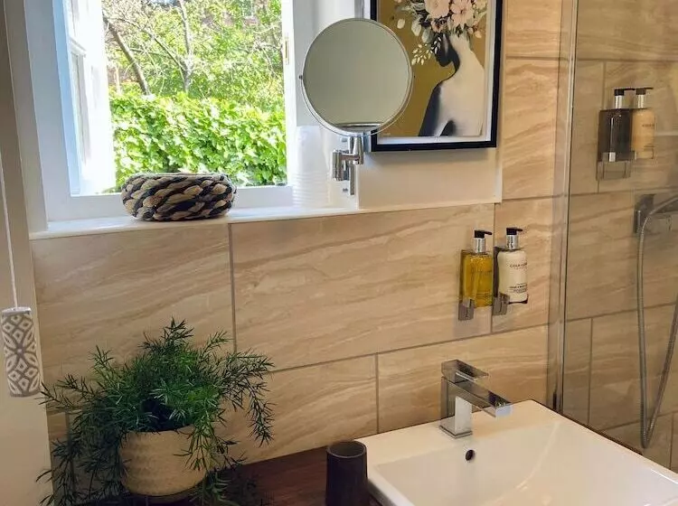 Pension The Riverside Rooms