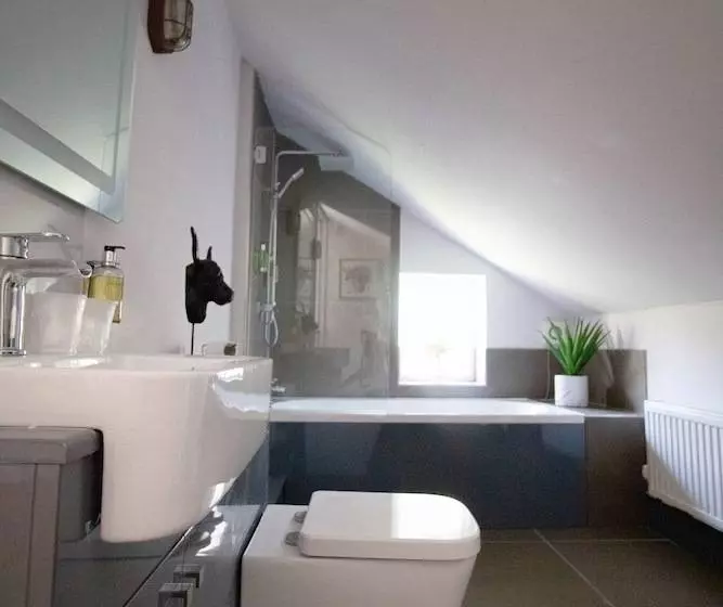 Pension The Riverside Rooms