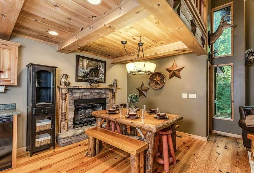 Twin Falls Stunning Landscape With 10ft Waterfall