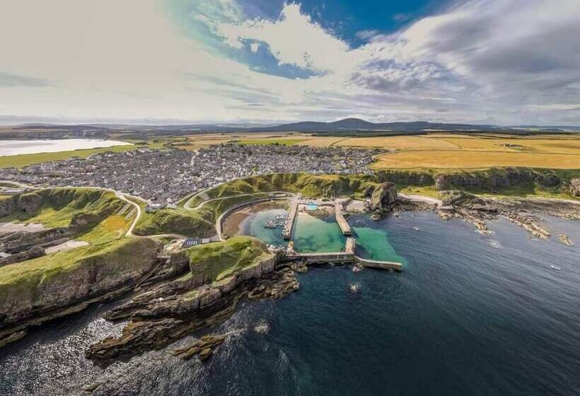 4 Bed Cottage In Portknockie, Near Cullen, Moray