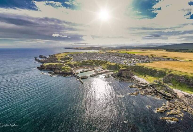 4 Bed Cottage In Portknockie, Near Cullen, Moray