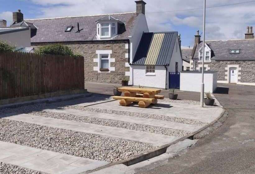 4 Bed Cottage In Portknockie, Near Cullen, Moray