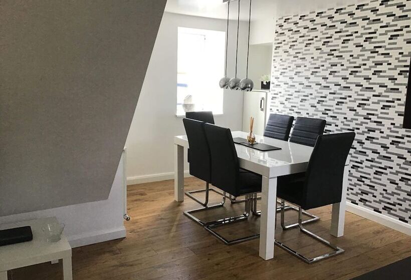 4 Bed Cottage In Portknockie, Near Cullen, Moray