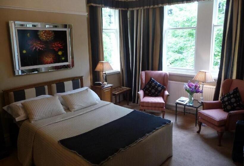 تختخواب و صبحانه Alexandra Court