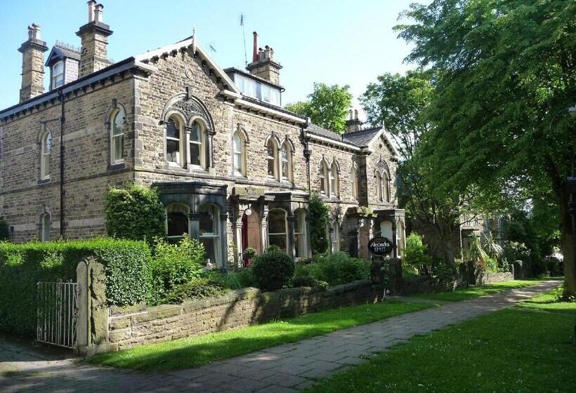 تختخواب و صبحانه Alexandra Court