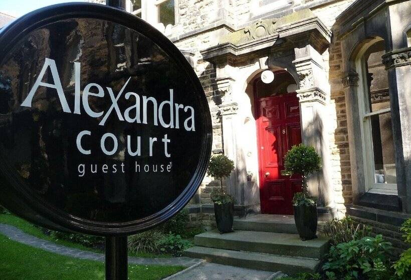 تختخواب و صبحانه Alexandra Court