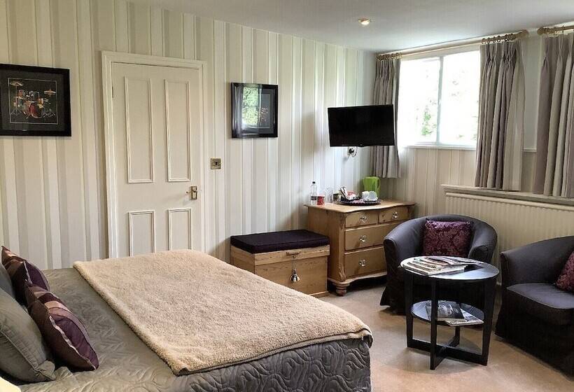 تختخواب و صبحانه Alexandra Court