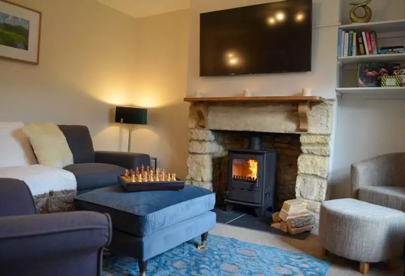 Darly Cottage