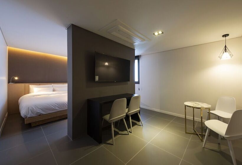 호텔 Brown Dot Tongyeong