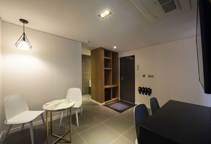 호텔 Brown Dot Tongyeong