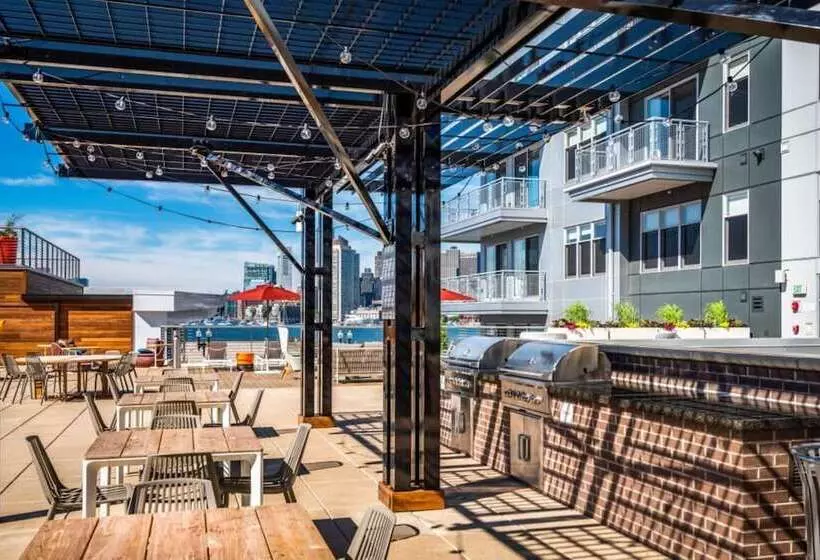 ホテル Global Luxury Suites East Boston