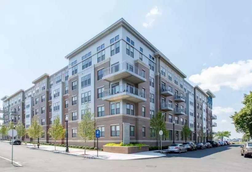 ホテル Global Luxury Suites East Boston