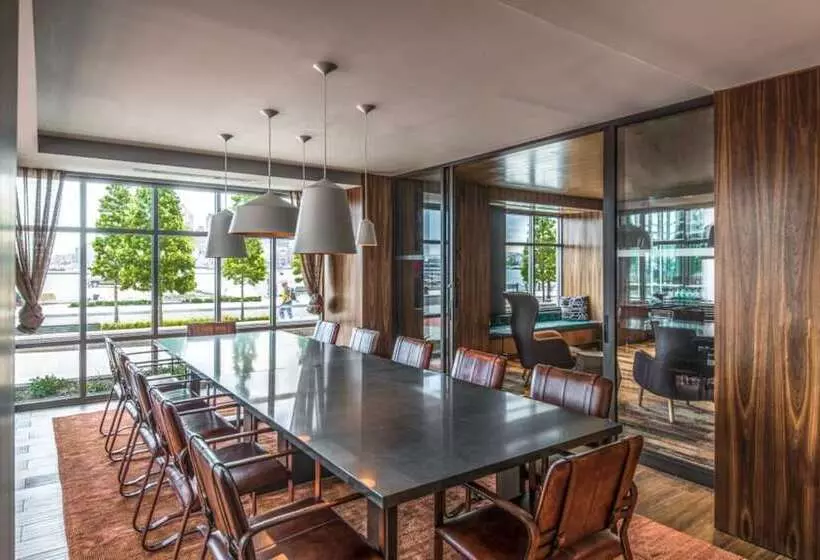 ホテル Global Luxury Suites East Boston