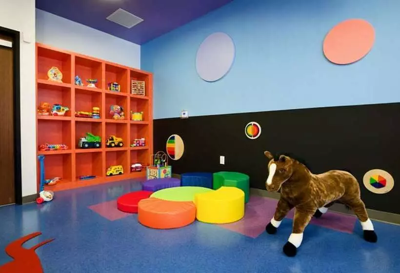 ホテル Global Luxury Suites East Boston