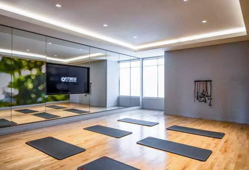 ホテル Global Luxury Suites East Boston