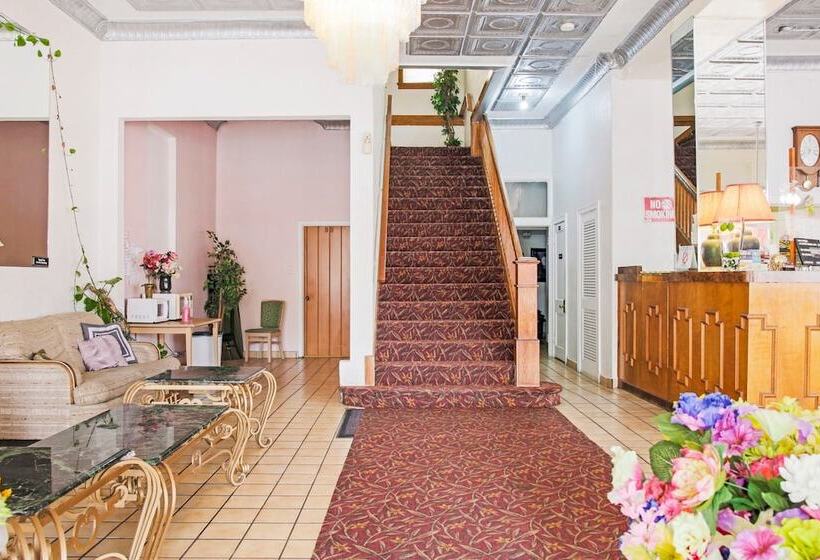 هتل Historic Cameron