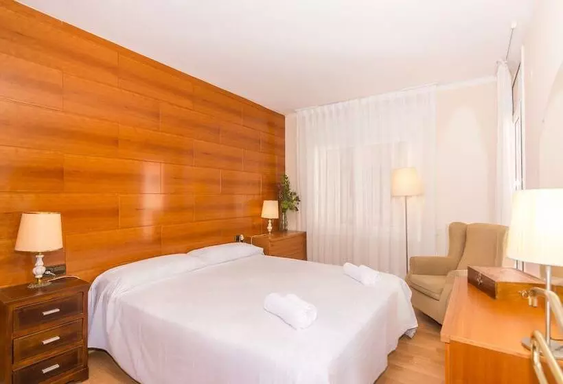 هتل Homeholidaysrentals Apartamento Amaral   Costa Barcelona