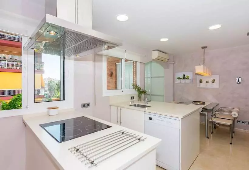 هتل Homeholidaysrentals Apartamento Amaral   Costa Barcelona