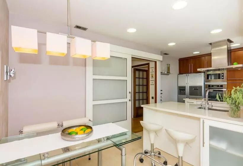 هتل Homeholidaysrentals Apartamento Amaral   Costa Barcelona