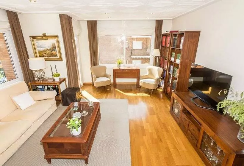 هتل Homeholidaysrentals Apartamento Amaral   Costa Barcelona