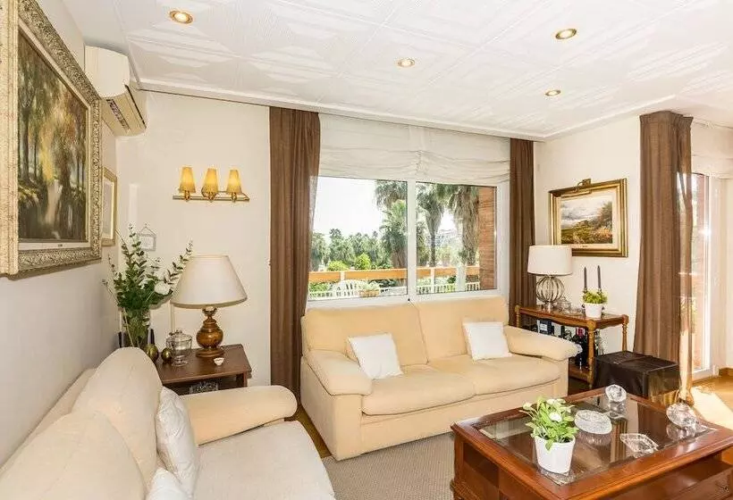 هتل Homeholidaysrentals Apartamento Amaral   Costa Barcelona