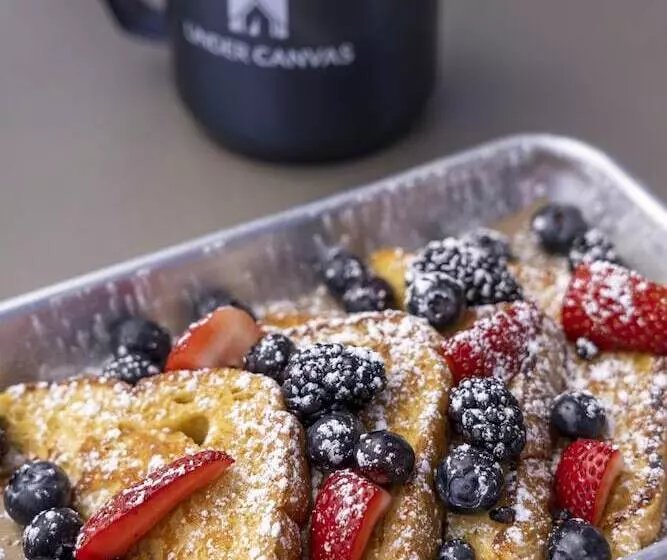 Hotelli Under Canvas Lake Powellgrand Staircase