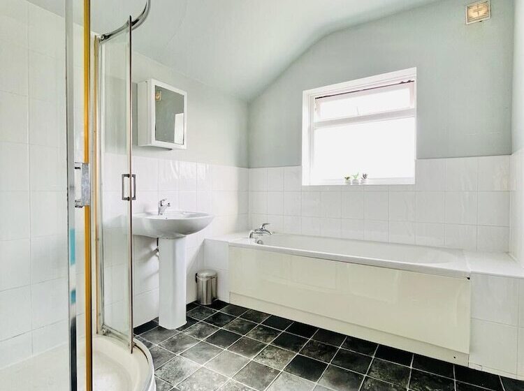 Lunas Cottage   Grove Road Cottages