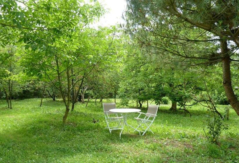 Пансион La Cascade De Hauterive