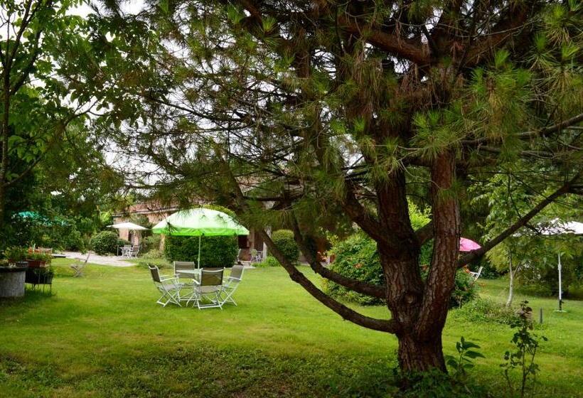 Пансион La Cascade De Hauterive