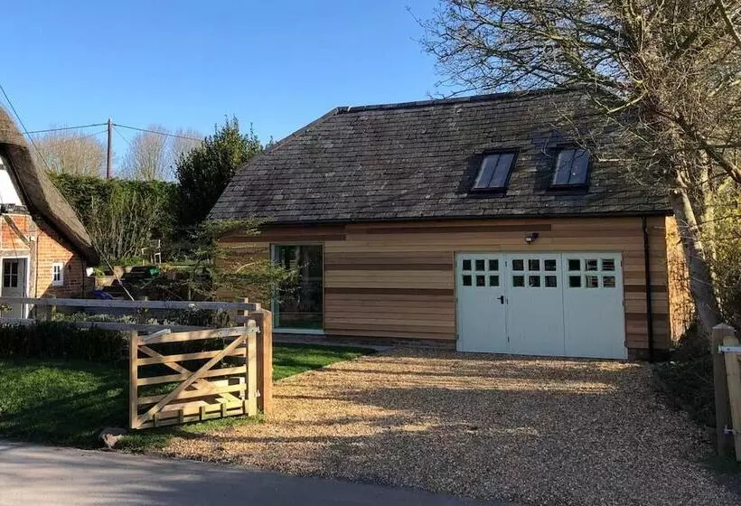 Perfect Cottage Hideaway In The Divine Pewsey Vale