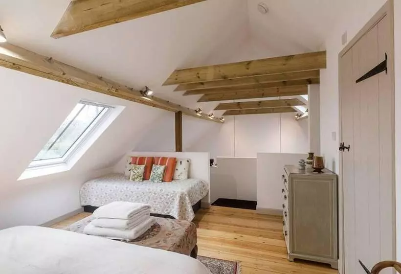 Perfect Cottage Hideaway In The Divine Pewsey Vale