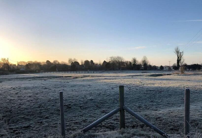 Perfect Cottage Hideaway In The Divine Pewsey Vale