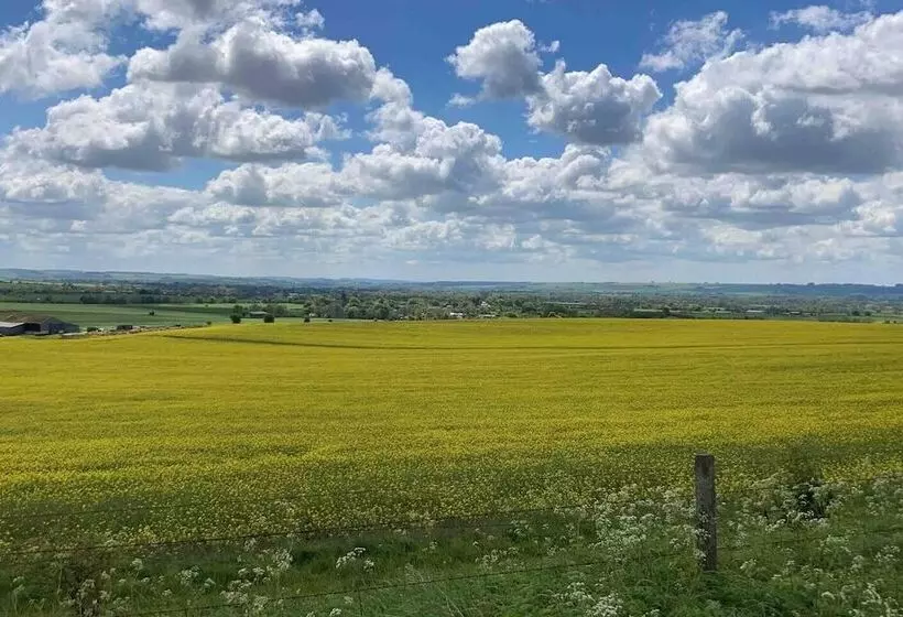 Perfect Cottage Hideaway In The Divine Pewsey Vale