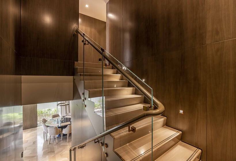 Platinium Holiday Home At Five Residences Palm Jumeirah Dubai