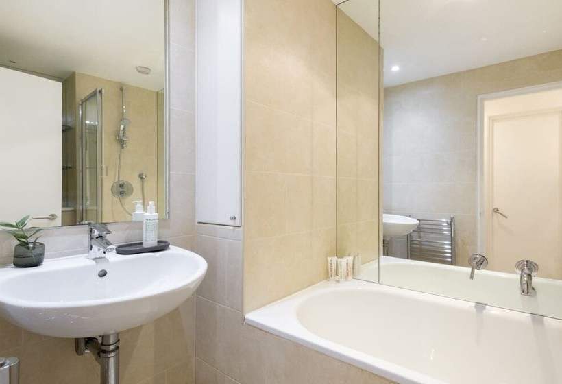 The Primrose Hill Escape  Modern & Bright 2bdr Mews Home