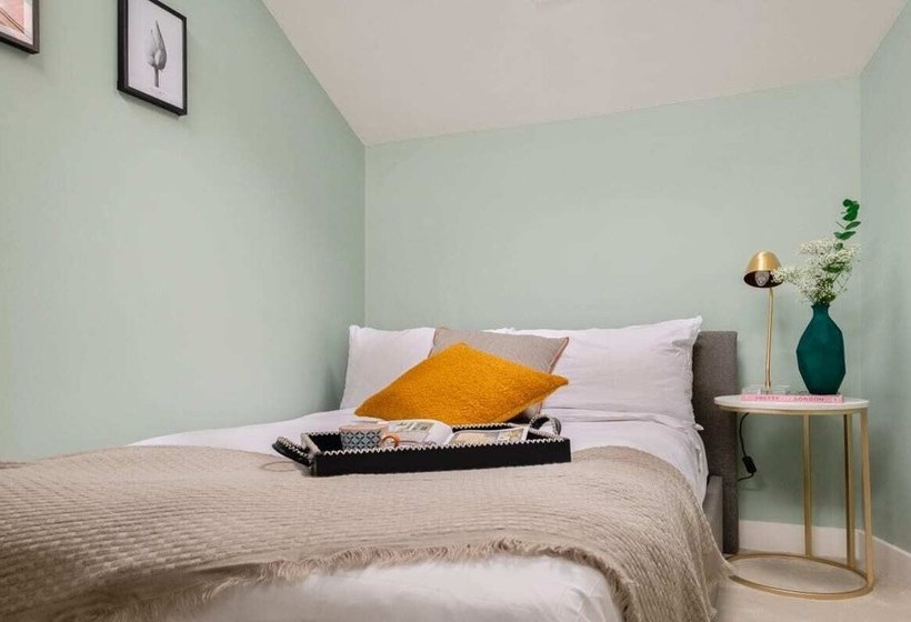The Primrose Hill Escape  Modern & Bright 2bdr Mews Home