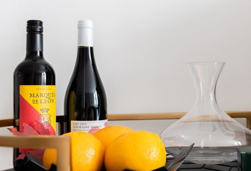 The Primrose Hill Escape  Modern & Bright 2bdr Mews Home