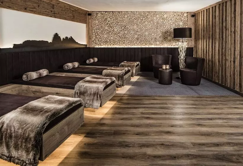 Arthotel Anterleghes   Gardenahotels