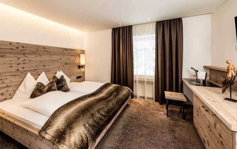 Arthotel Anterleghes   Gardenahotels