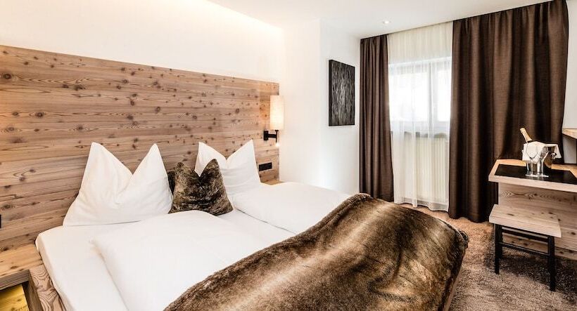 Arthotel Anterleghes   Gardenahotels