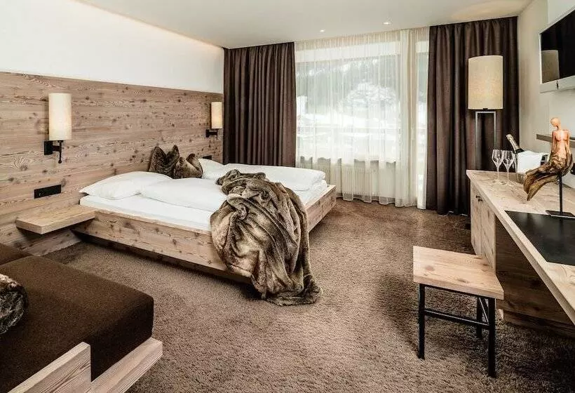 Arthotel Anterleghes   Gardenahotels