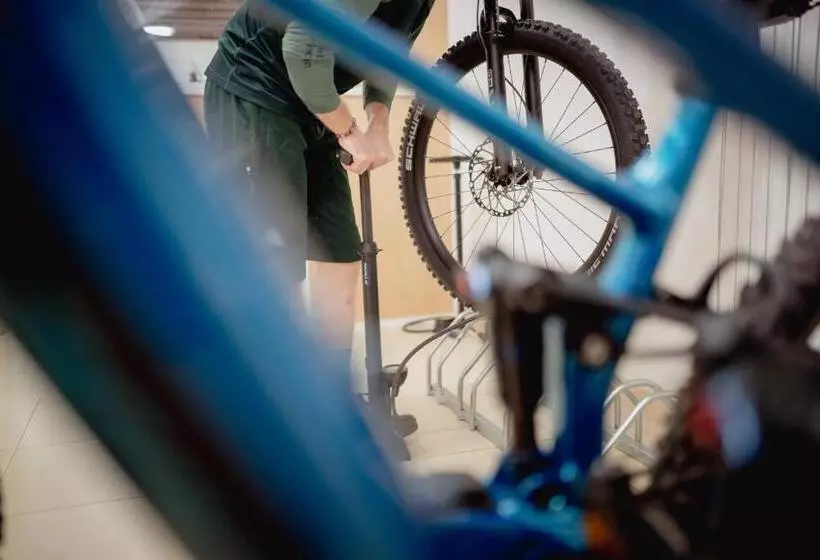 客栈  Fonda Can Fasersia