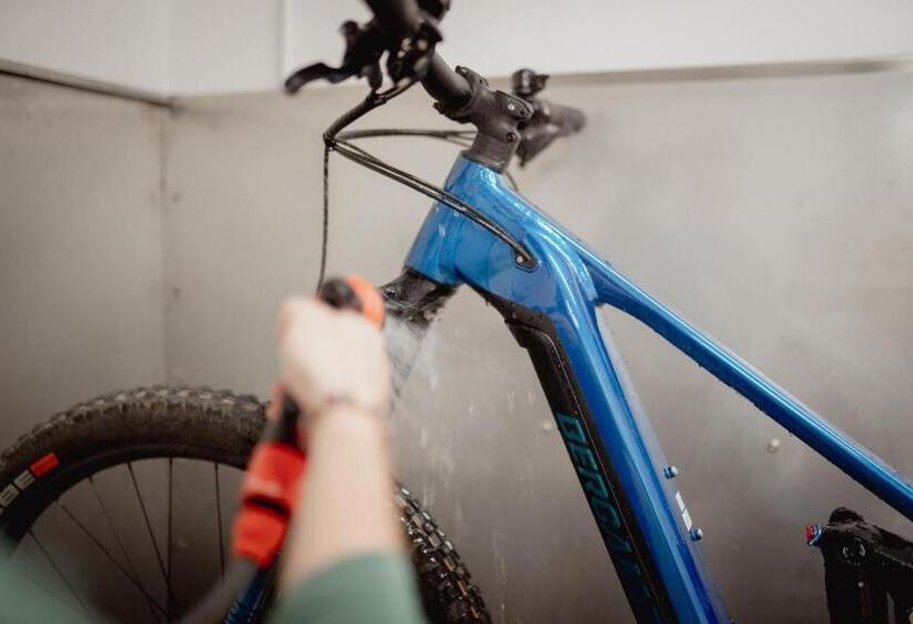 客栈  Fonda Can Fasersia