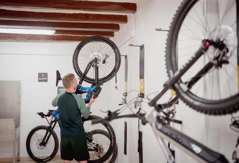 客栈  Fonda Can Fasersia