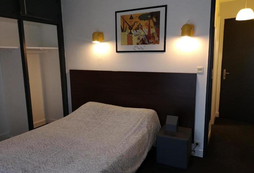 Отель Acqs Hôtel