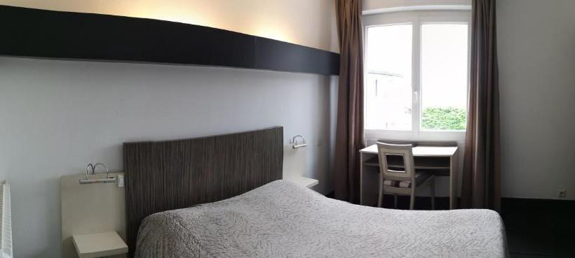 Отель Acqs Hôtel