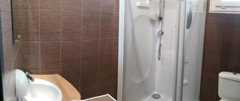 Отель Acqs Hôtel