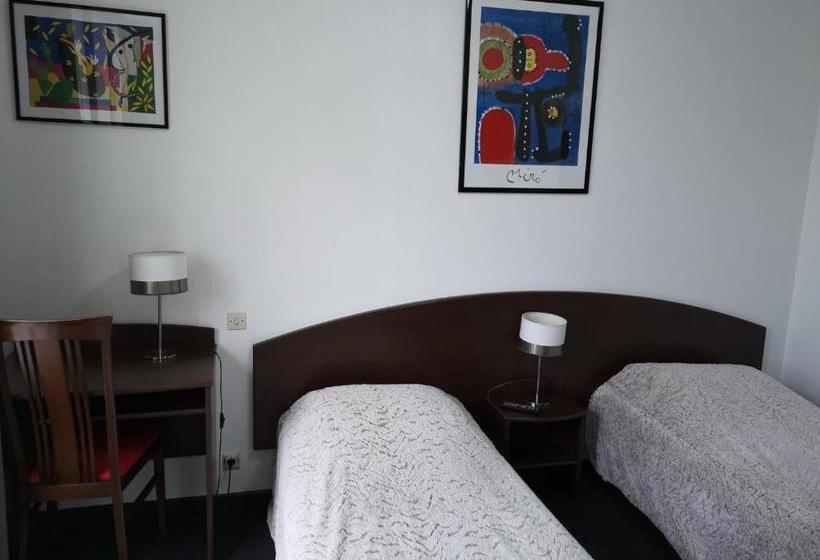 Отель Acqs Hôtel