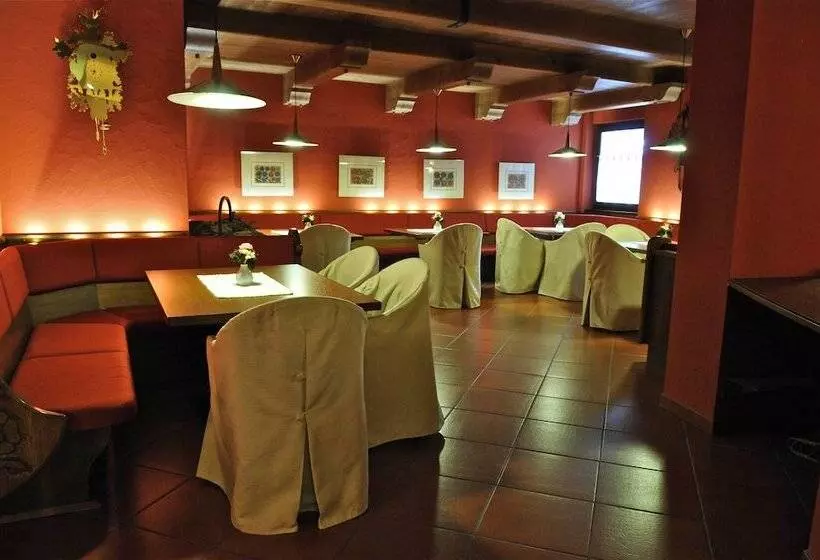 Отель Baita Clementi