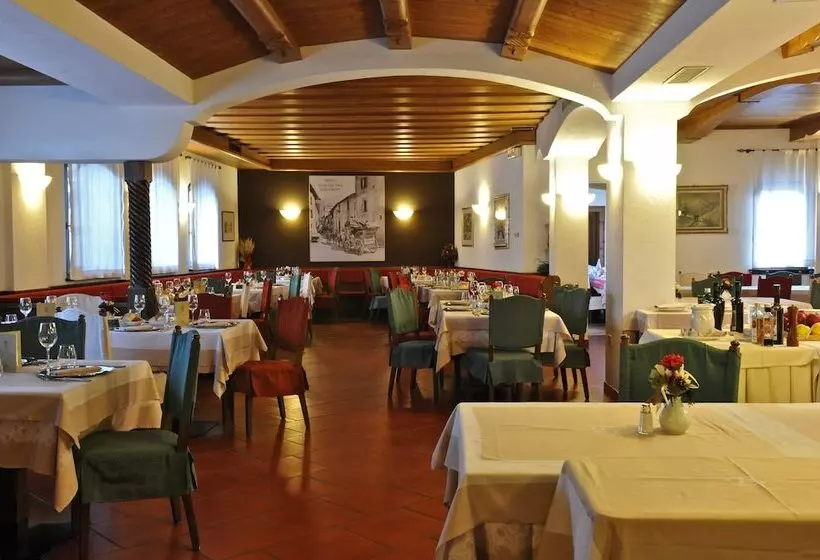 Отель Baita Clementi